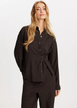 The Sting Blouse met knoopdetail<DAMES Blouses