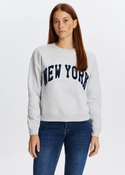 The Sting Sweater met varsity print<DAMES Sweaters En Hoodies