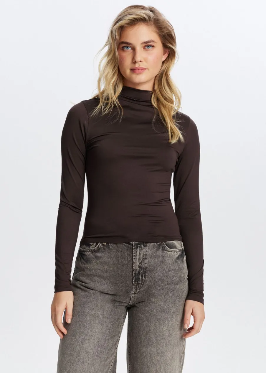 The Sting Top met hoge hals<DAMES Tops