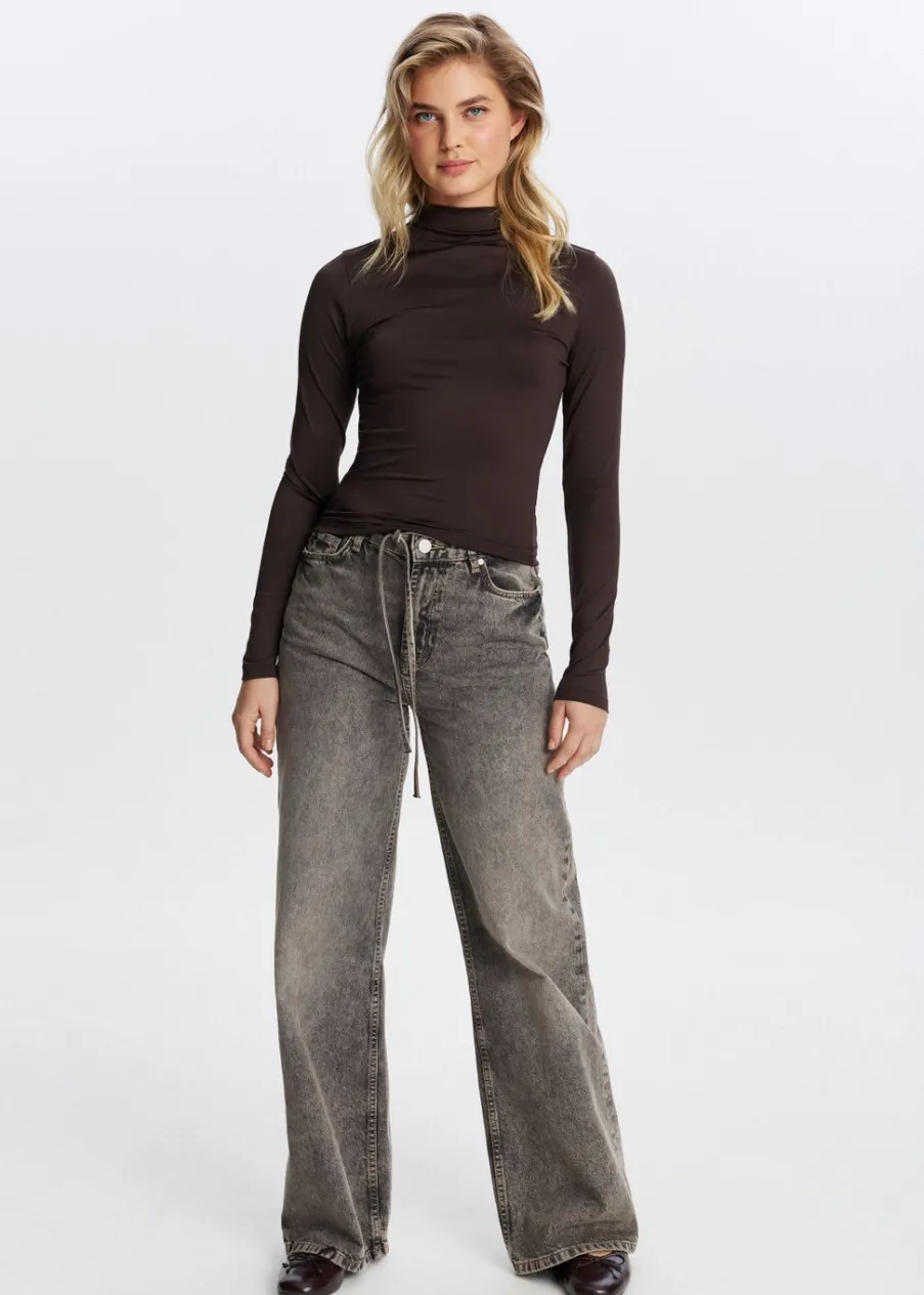 The Sting Top met hoge hals<DAMES Tops