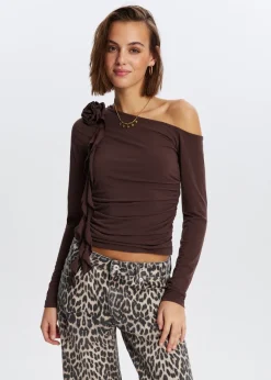 The Sting Top met roosdetail<DAMES Tops