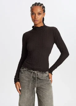 The Sting Top met strikdetail<DAMES Tops